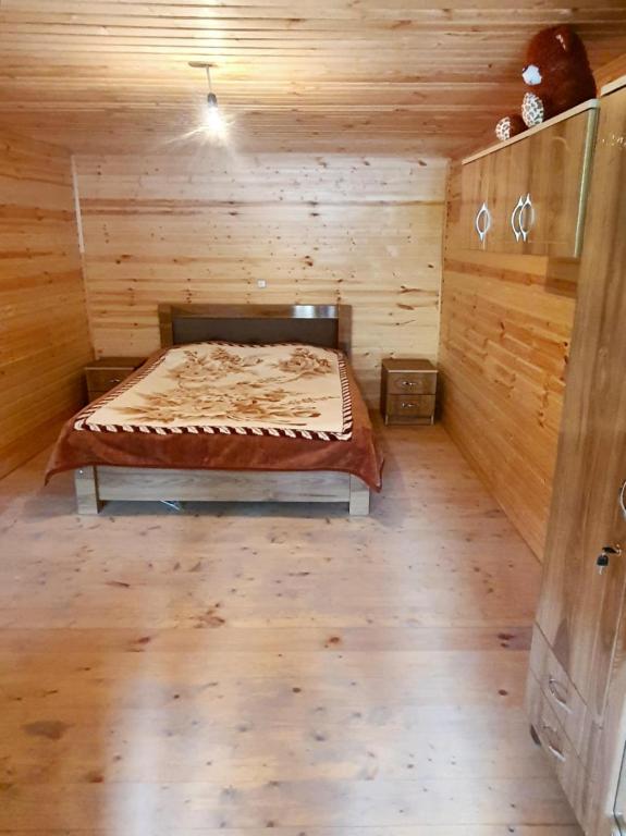 Postel nebo postele na pokoji v ubytování guest house "BETQIL" adishi