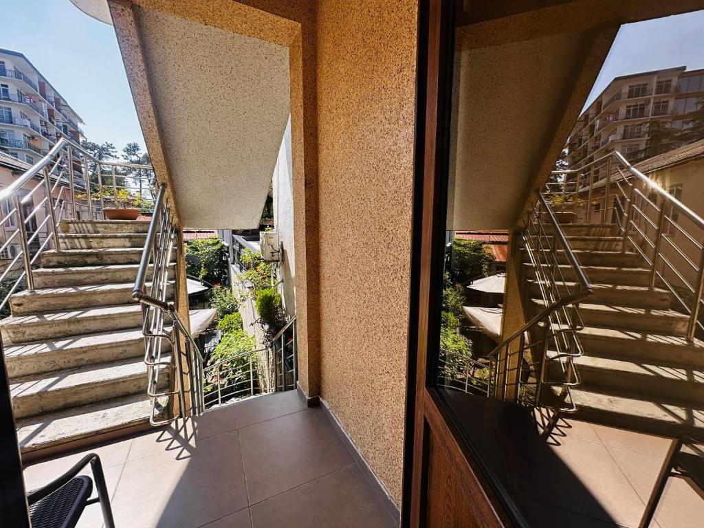 Balkón nebo terasa v ubytování KISI Hotel