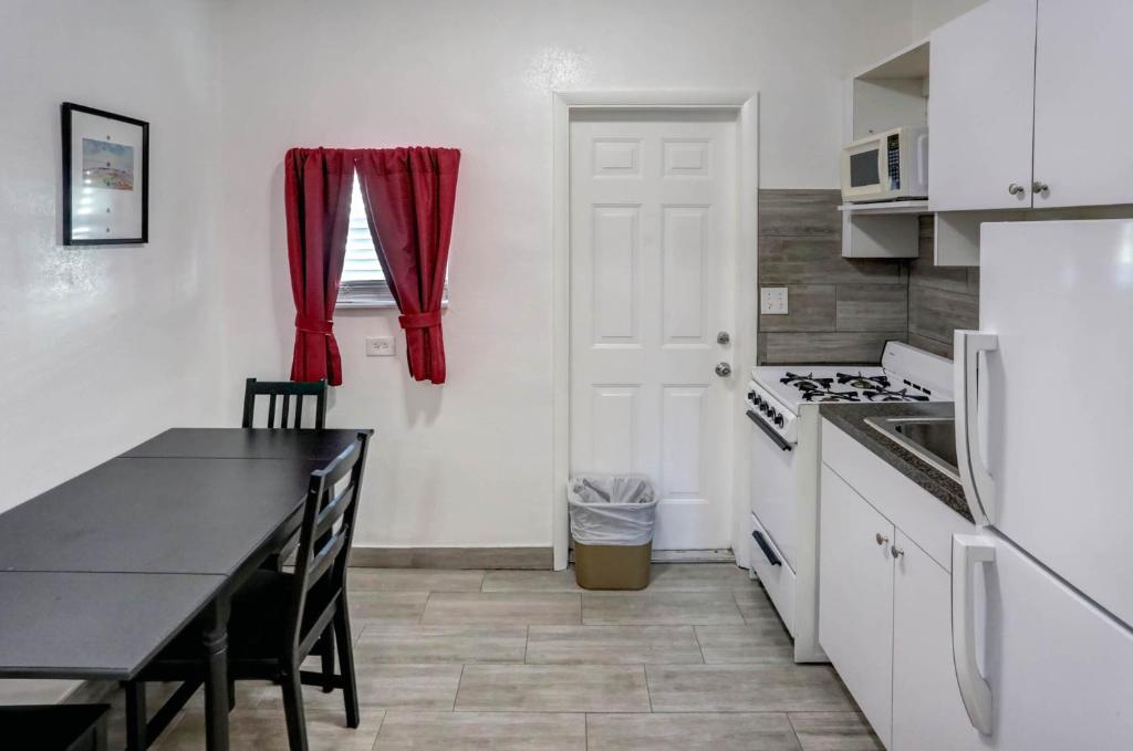 Richard's Motel Extended Stay photo