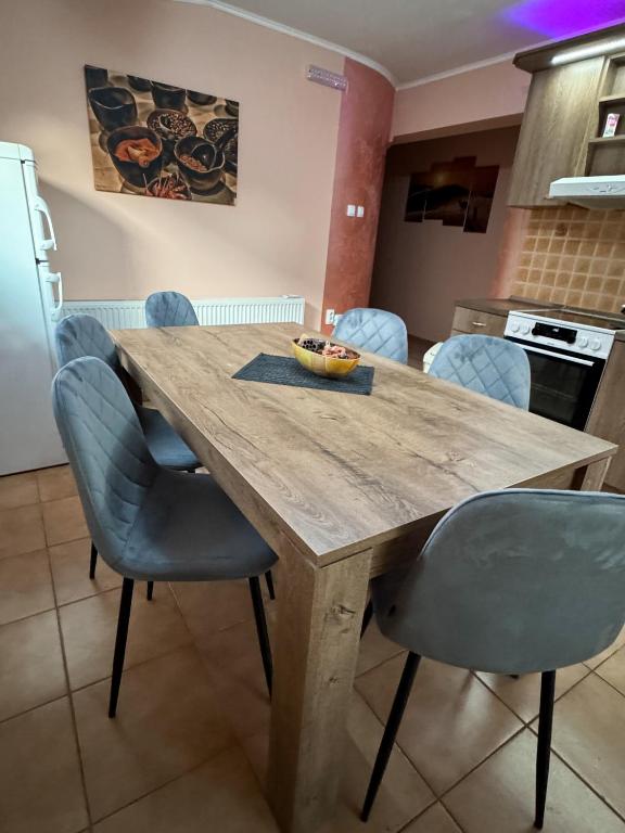 Kuchyň nebo kuchyňský kout v ubytování KK Apartment