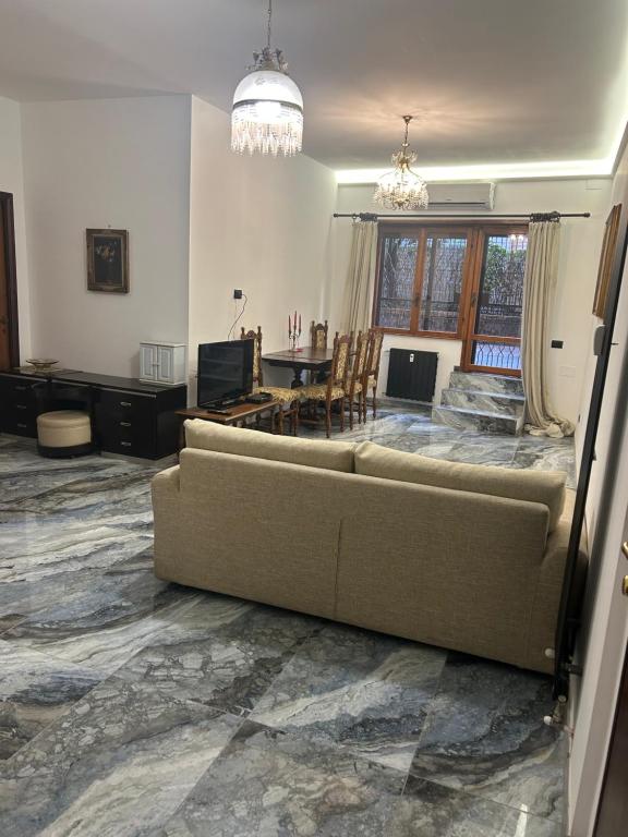 La Dolce Vita Roman Apartment