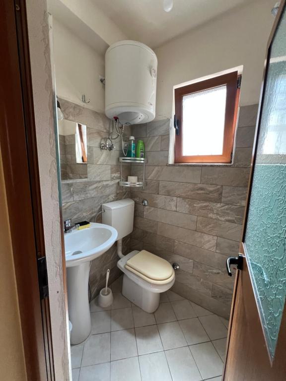 Koupelna v ubytování Guest House Shtëpiza Theth