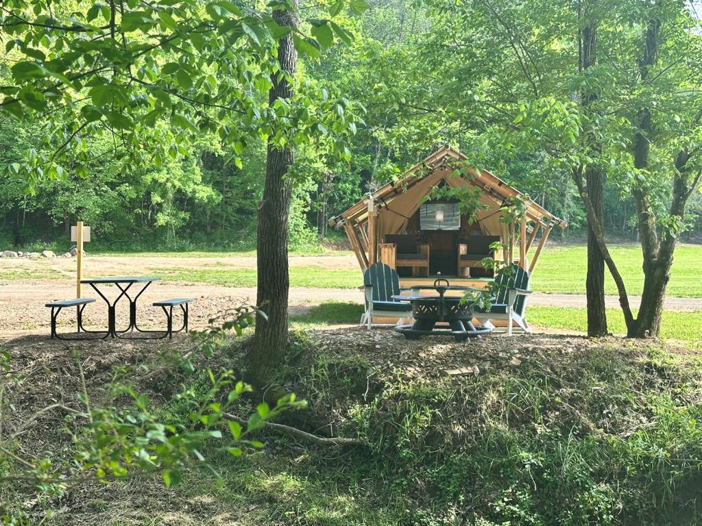 Κήπος έξω από το Nature Retreat Cozy tentHVACSpa Bath