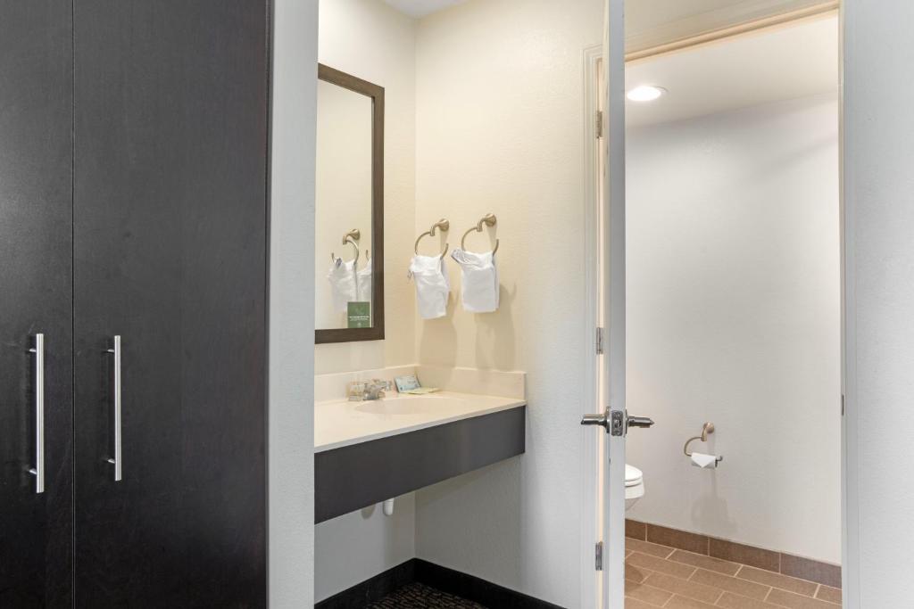 Sleep Inn & Suites at Concord Mills photo