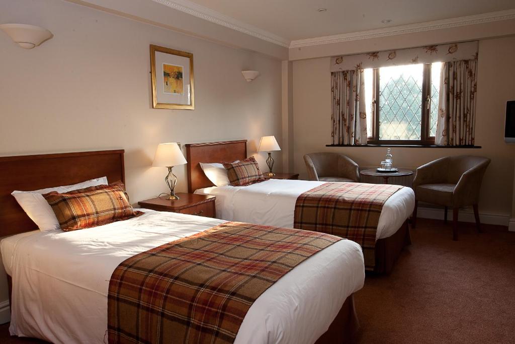 Stirrups Hotel - 