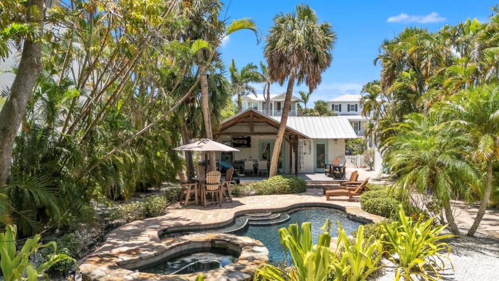 Aed väljaspool majutusasutust Shady Mango home