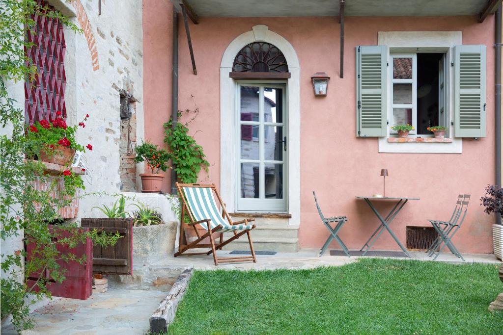 LaCasaRossaMurazzano - One-Bedroom Apartment With Garden