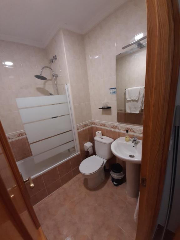 Koupelna v ubytování Hostal Bellas
