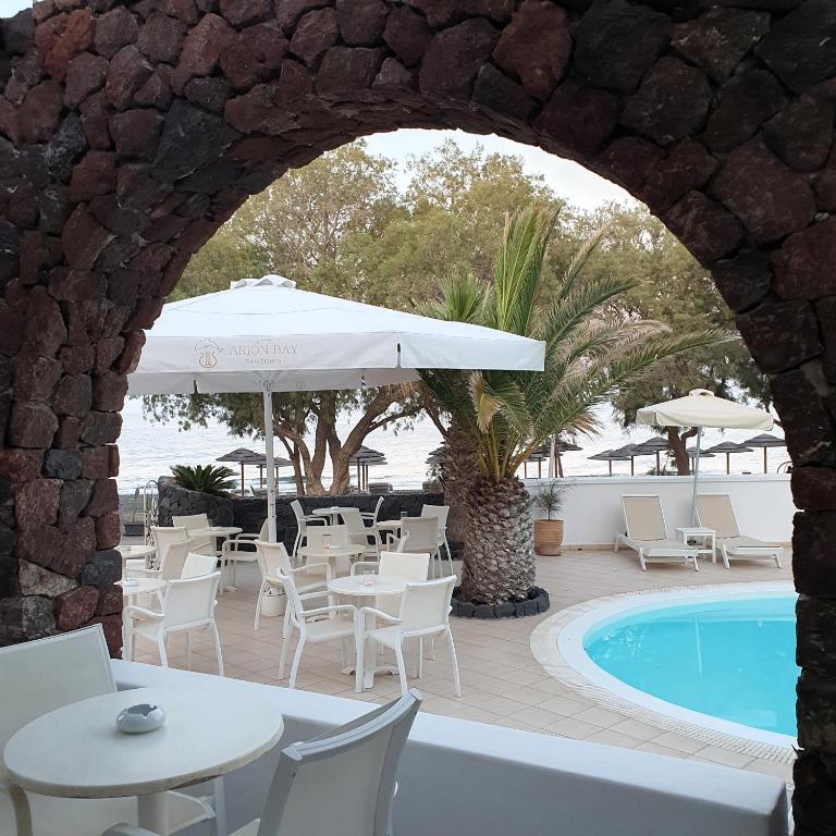 Bazén v ubytování Arion Bay Hotel Santorini nebo v jeho okolí