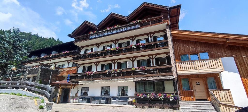 Budova, kde se hotel nachází