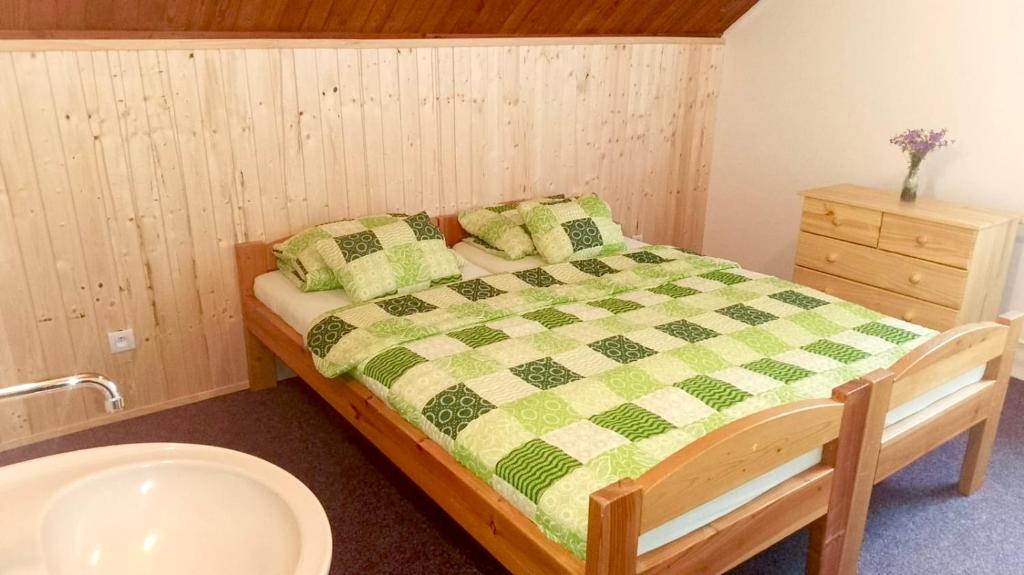 Postel nebo postele na pokoji v ubytování Chata Maty