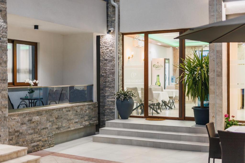 Fotografie z fotogalerie ubytování Apart-Hotel President v destinaci Ulcinj