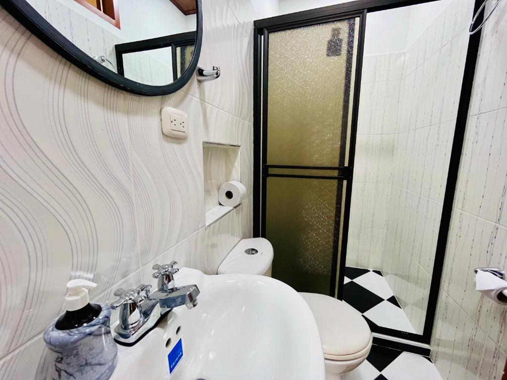 Koupelna v ubytování Aparta Hotel Horinthia