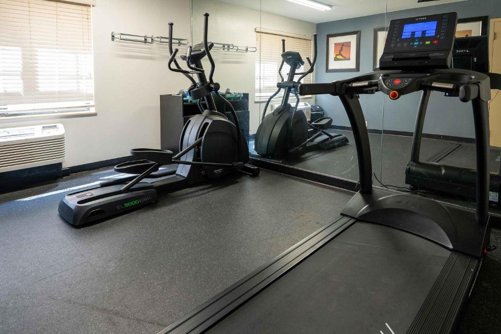 Fitness centrum a/nebo fitness zařízení v ubytování Extended Stay America Suites - Fort Lauderdale - Cypress Creek - NW 6th Way