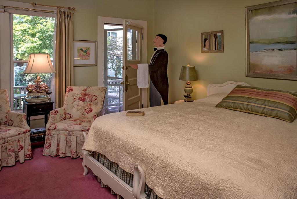 Postel nebo postele na pokoji v ubytování Spencer Hotel & Spa Chautauqua