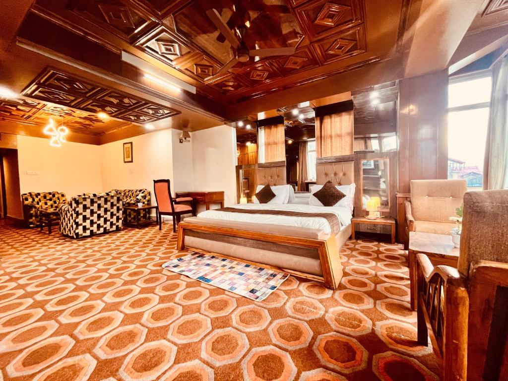 Posezení v ubytování The Manali Town # Top Rated and Most Awarded property in Manali # Parking # Restaurant