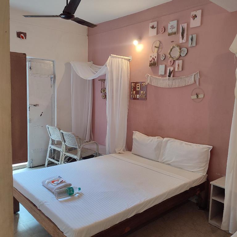 Postel nebo postele na pokoji v ubytování Vanam Pool Stay