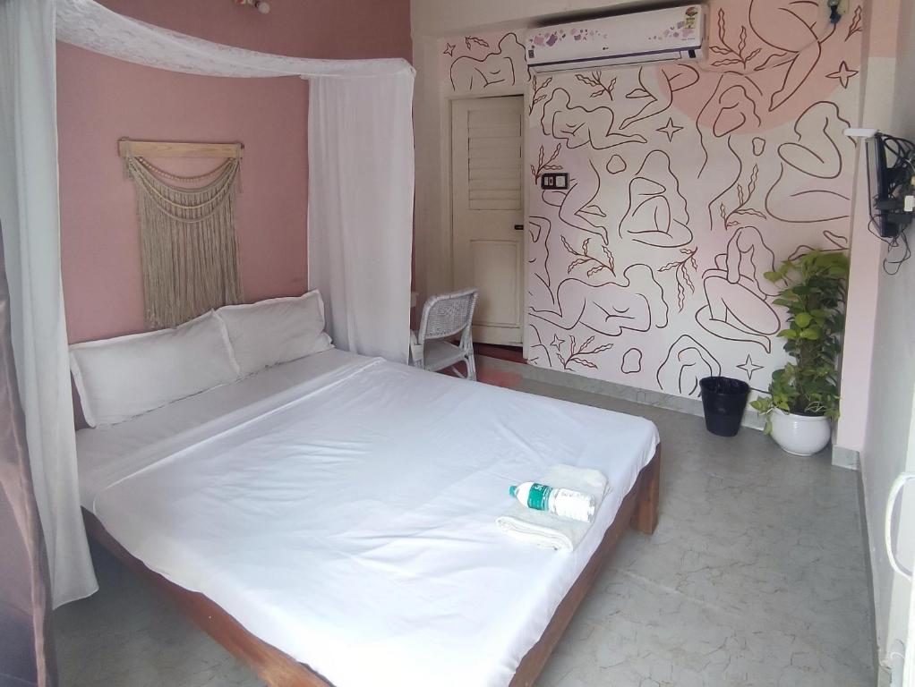 Postel nebo postele na pokoji v ubytování Vanam Pool Stay