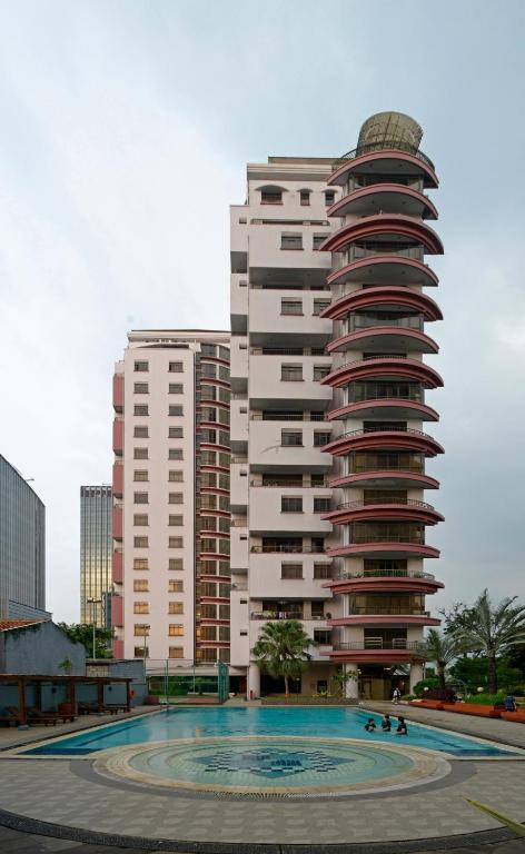 Bazén v ubytování Midtown Residence Simatupang Jakarta nebo v jeho okolí