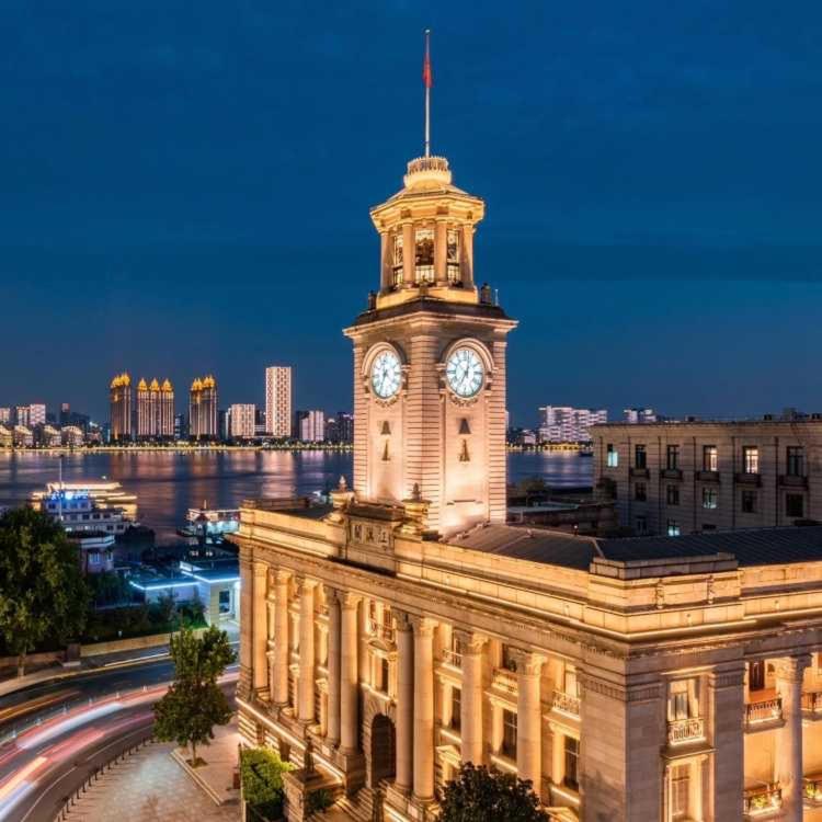 Nespecifikovaný výhled na destinaci Wu-chan nebo výhled na město při pohledu z hotelu