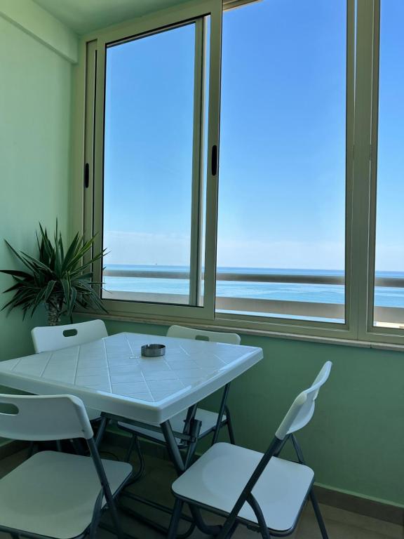 Nespecifikovaný výhled na moře nebo výhled na moře při pohledu z apartmánu