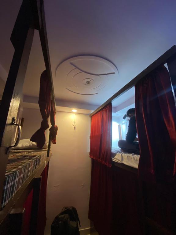 Μια τηλεόραση ή/και κέντρο ψυχαγωγίας στο Cozy Inn Hostel