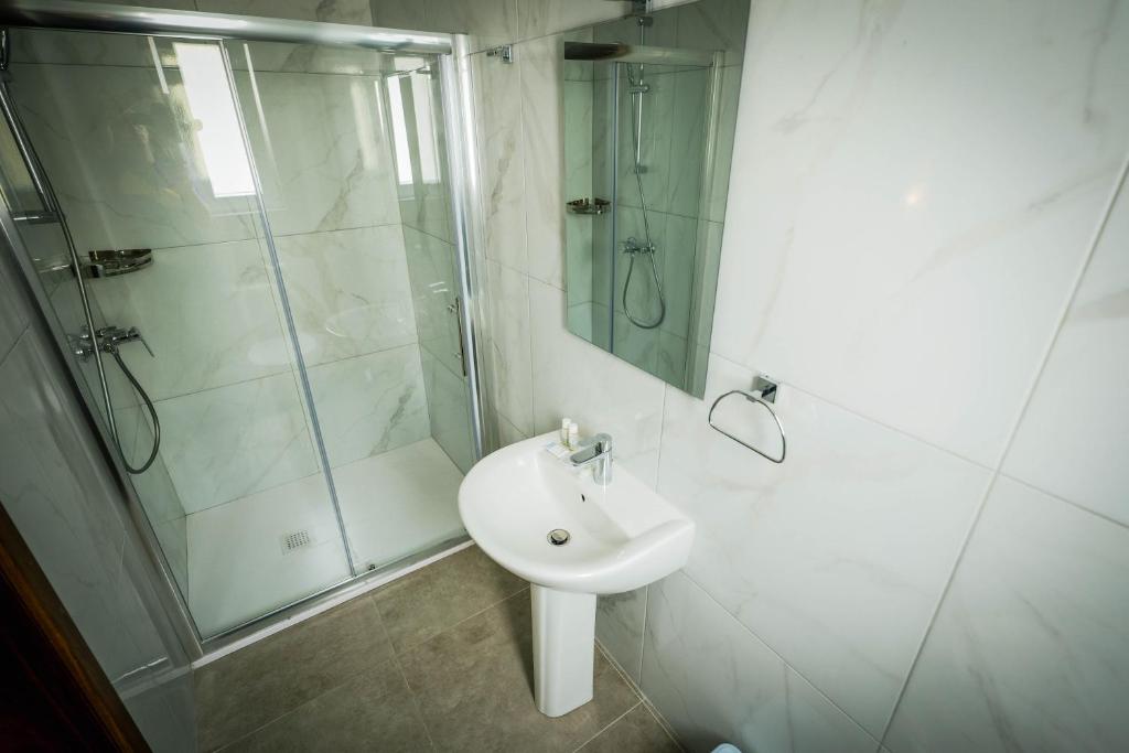 Koupelna v ubytování SkyLounge Suites