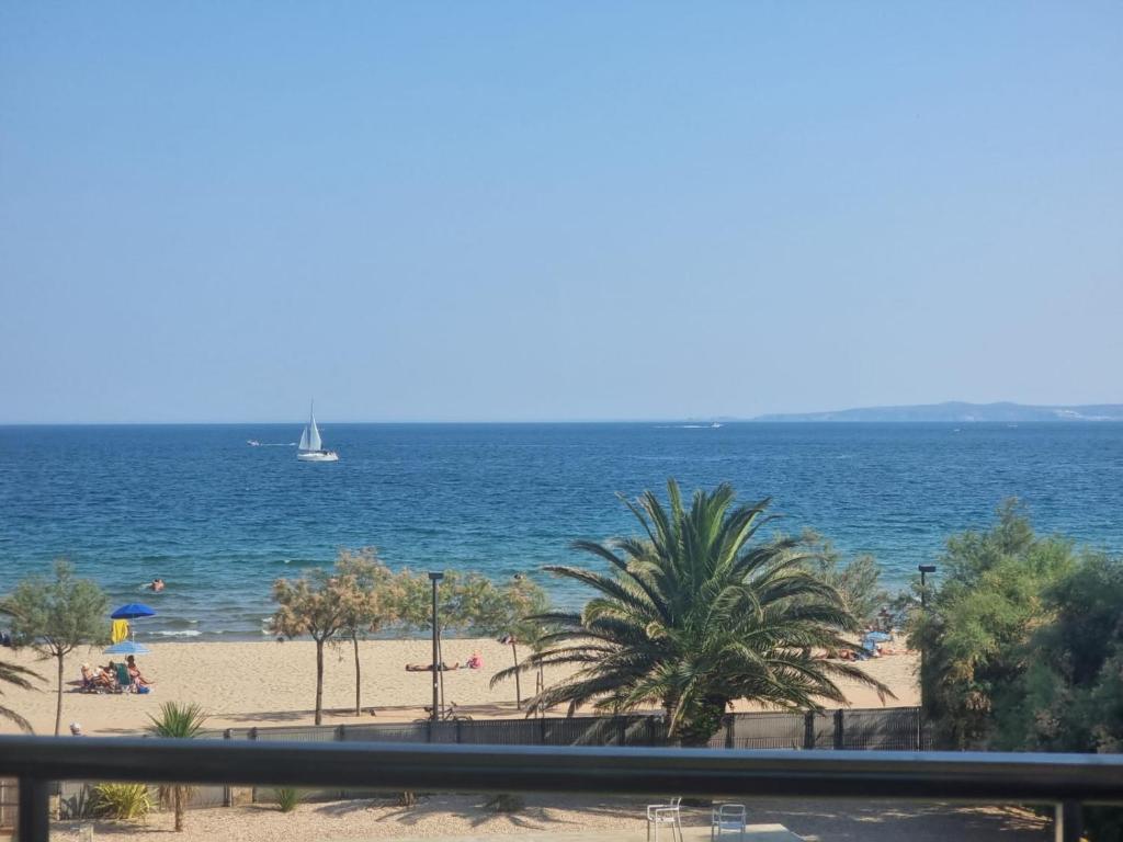 Precioso apartamento con vista mar y parking AV-83
