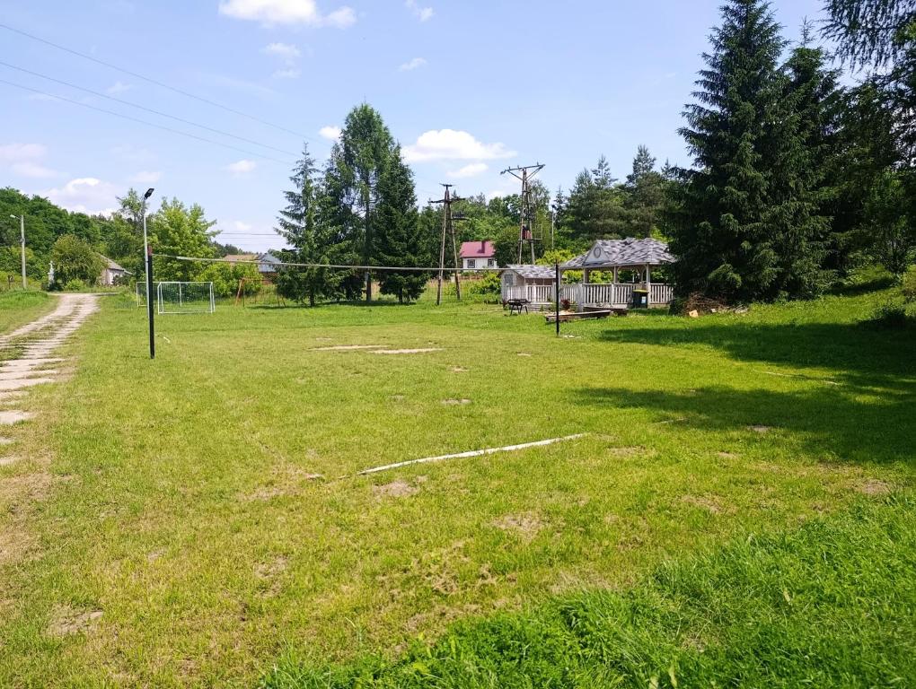 Przyroda w pobliżu tego domu w stylu alpejskim