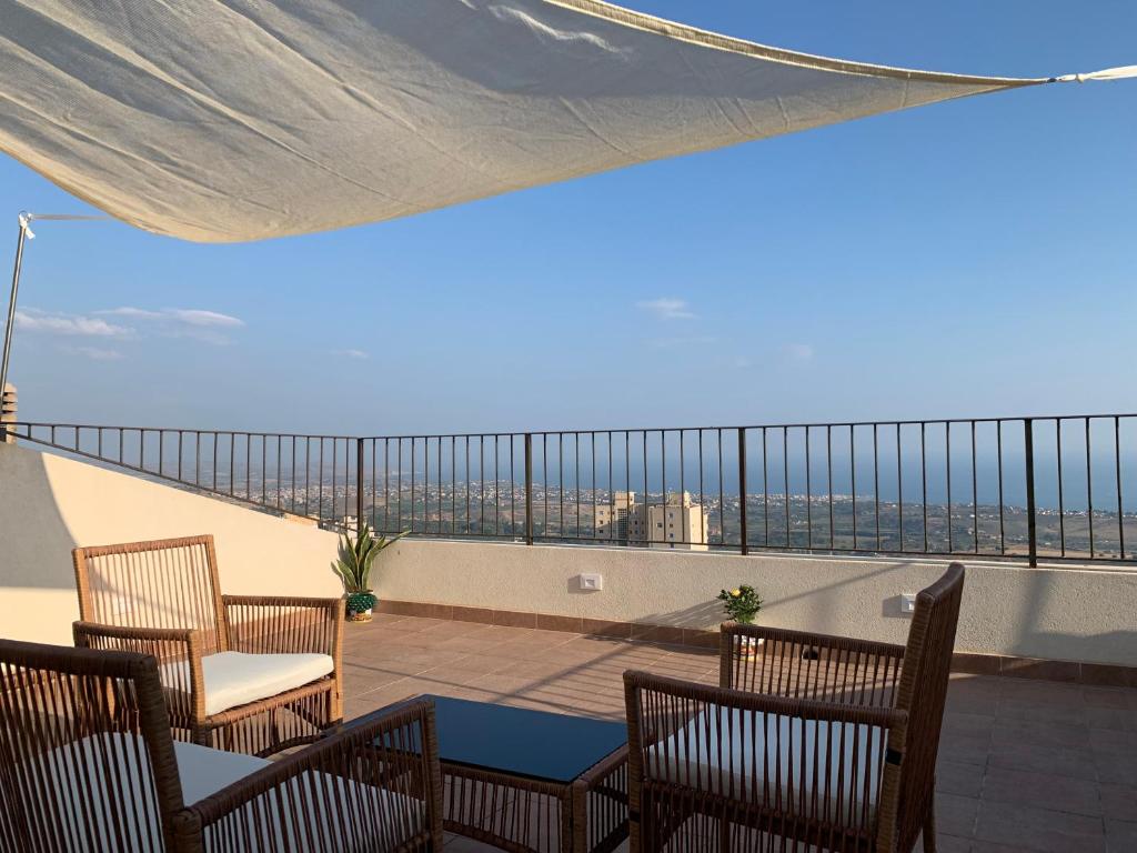 En balkon eller terrasse på Casa Cibella Authentic Charme Apartments