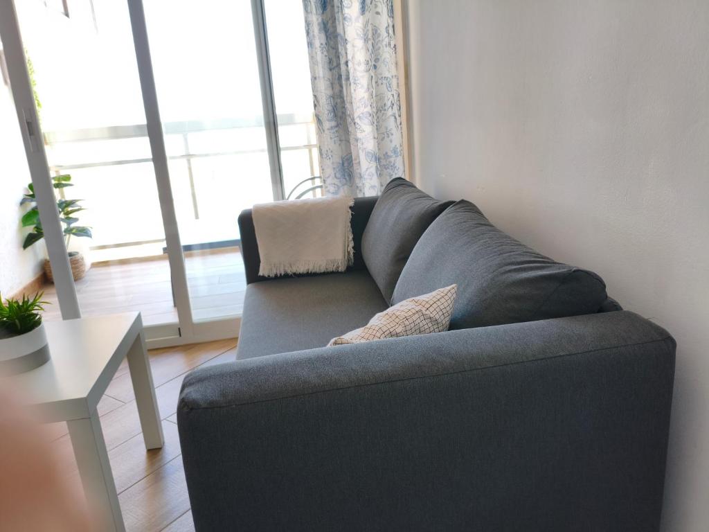Posedenie v ubytovaní Apartamento Estudio en Chinasol Primera Línea Playa San Cristóbal