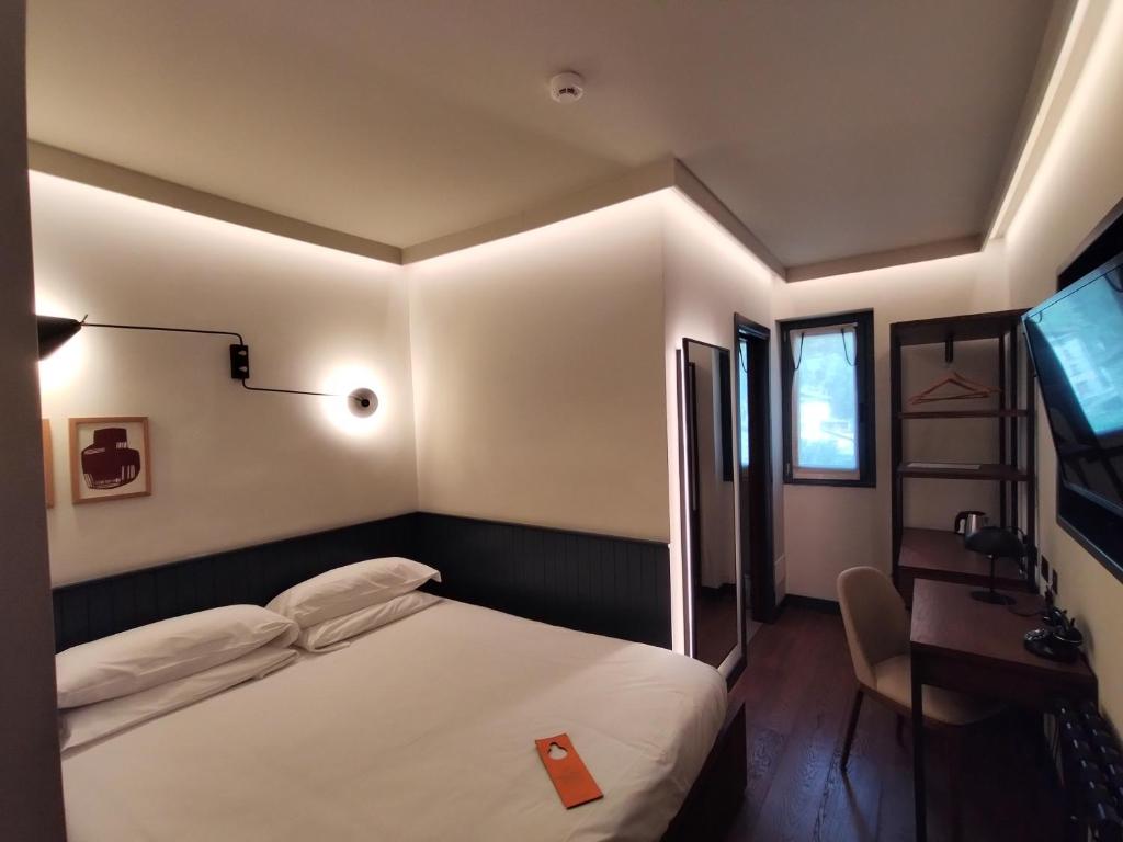 Albergo Miramonti - Small Double Room