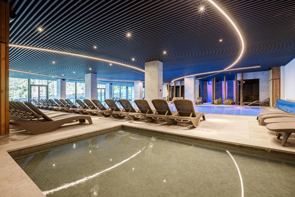 Bazén v ubytování HVOYA Apart-Hotel & SPA nebo v jeho okolí