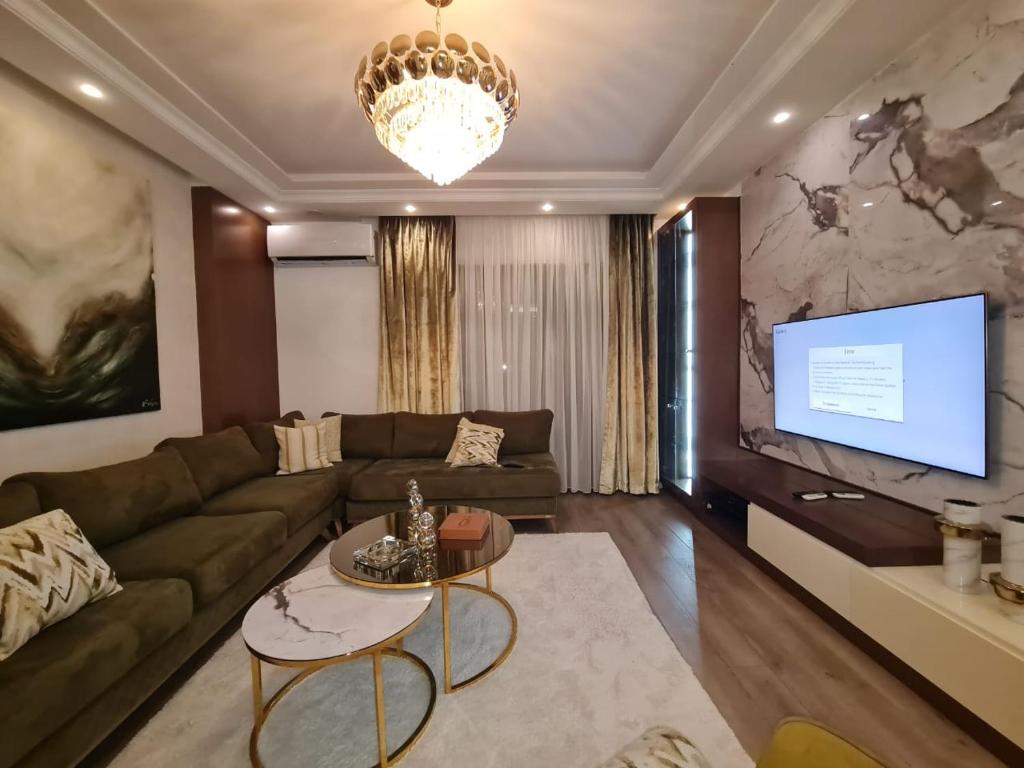 Μια τηλεόραση ή/και κέντρο ψυχαγωγίας στο Urban Elegance Tirana