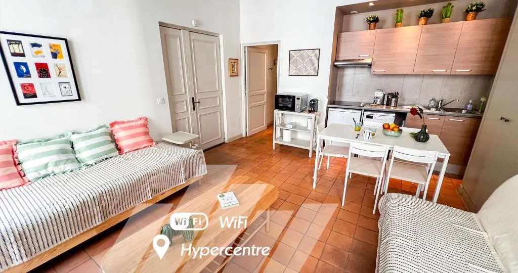 Hypercenter - At the foot of the Palais des Papes