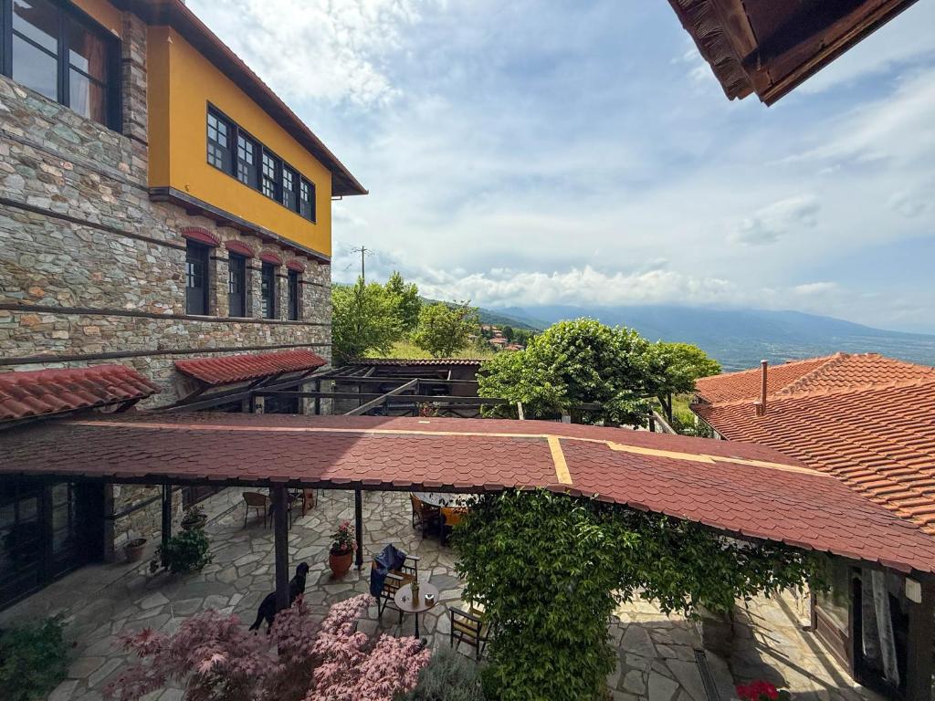 Pliades Traditional Guesthouse - 12