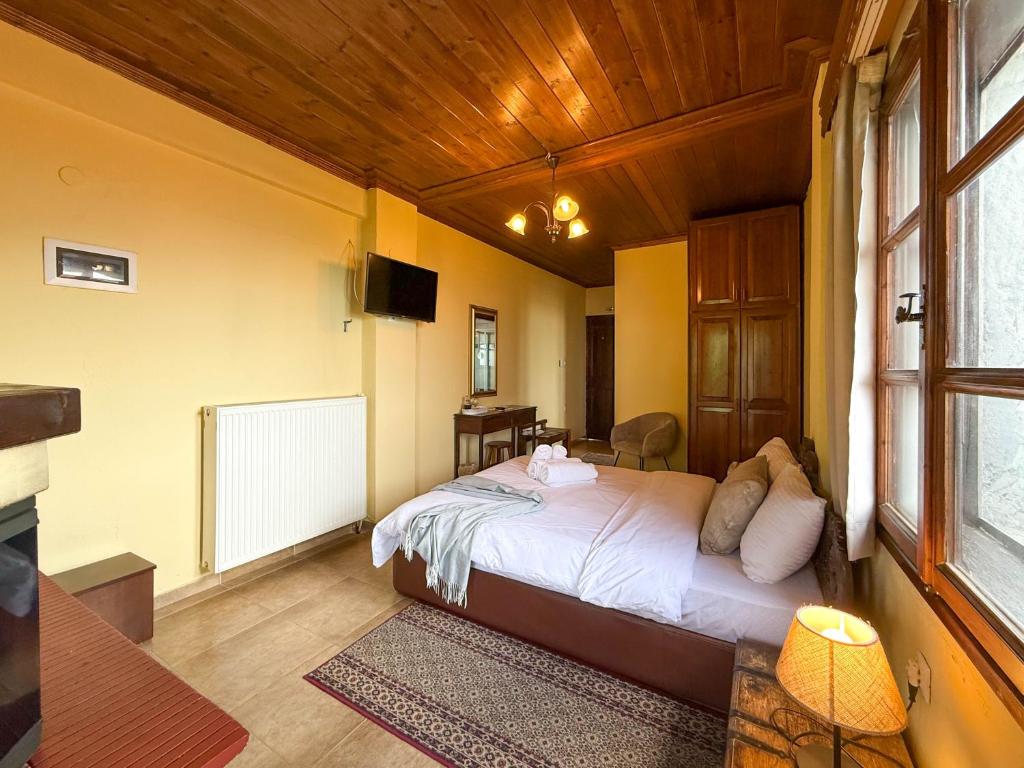 Pliades Traditional Guesthouse - 4