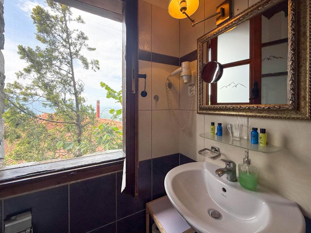 Pliades Traditional Guesthouse - 13