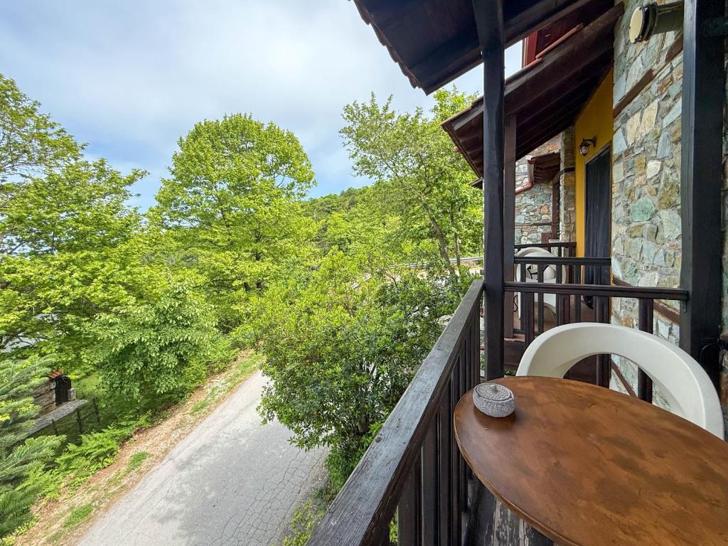 Pliades Traditional Guesthouse - 10