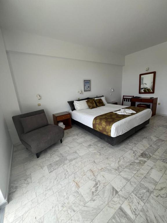 Vlycha Beach Apartments - 14