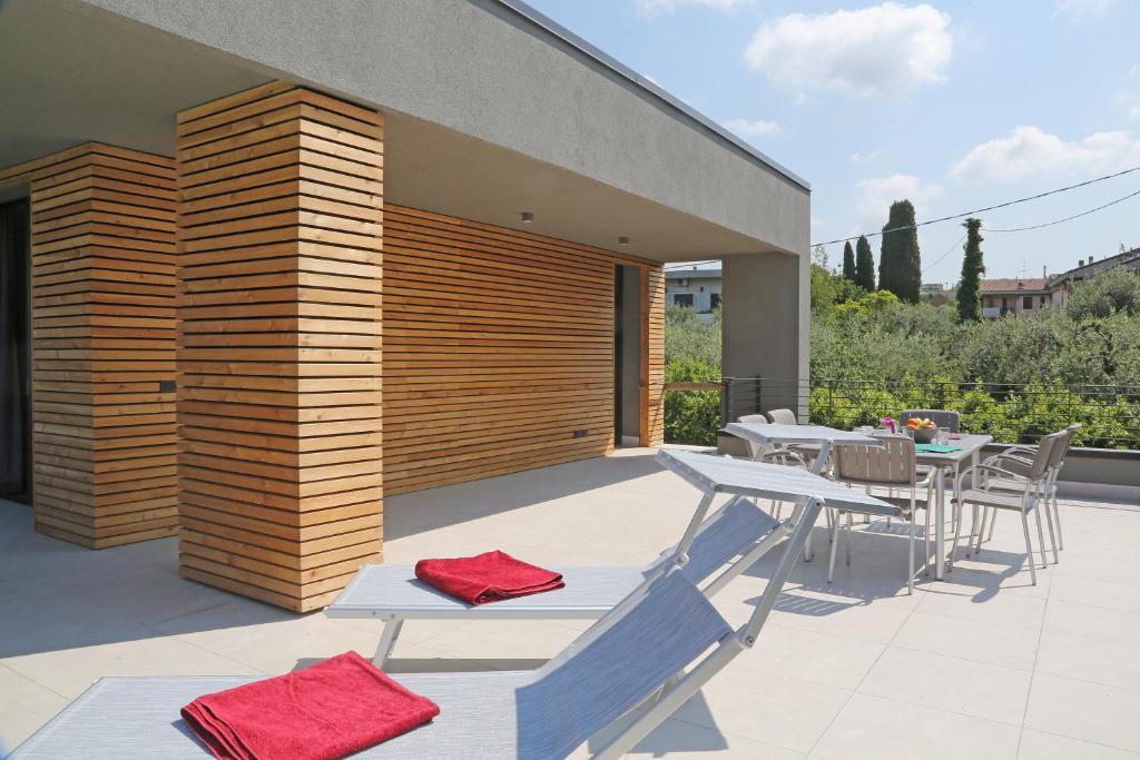 Patio lub wspólna przestrzeń na świeżym powietrzu w obiekcie Villa T14