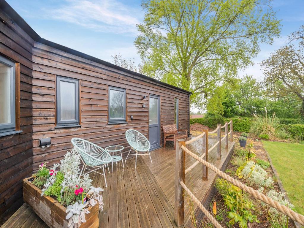 Κήπος έξω από το Willow Lodge 2 - Uk48643