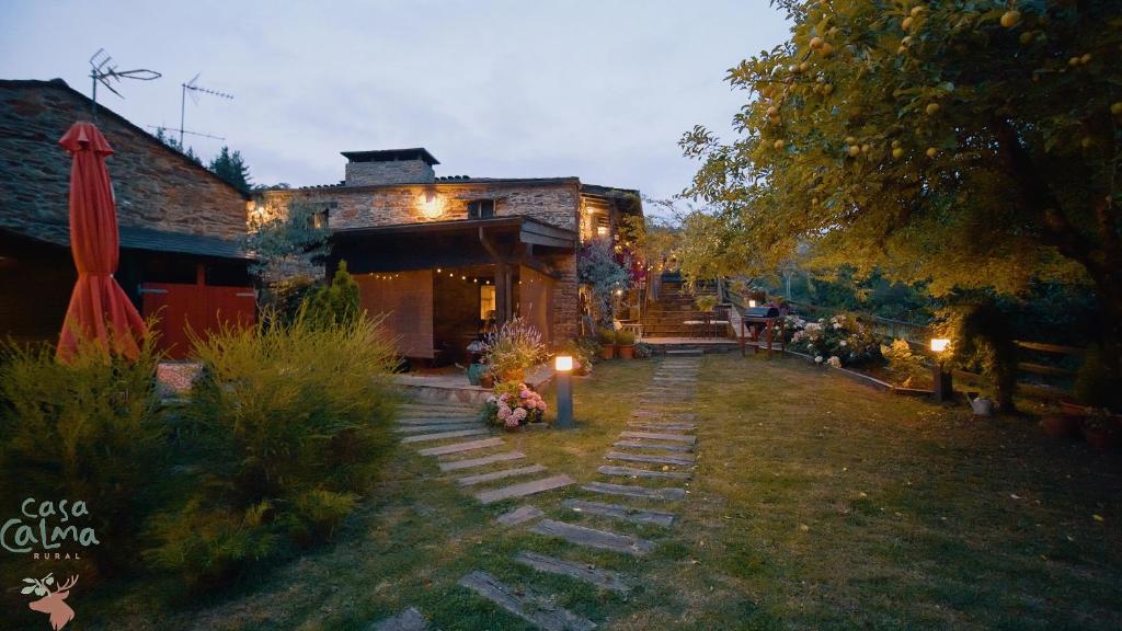 Taman di luar Casa Calma Rural