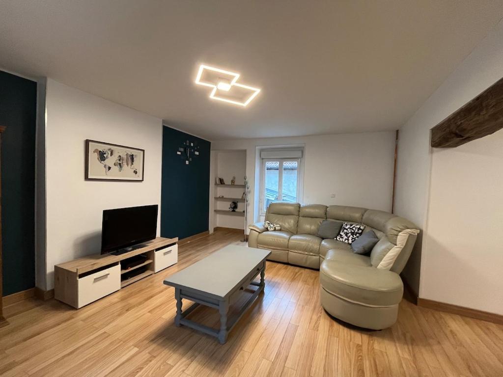 Photo de la galerie de l'établissement Gîte de la tour, à Damery