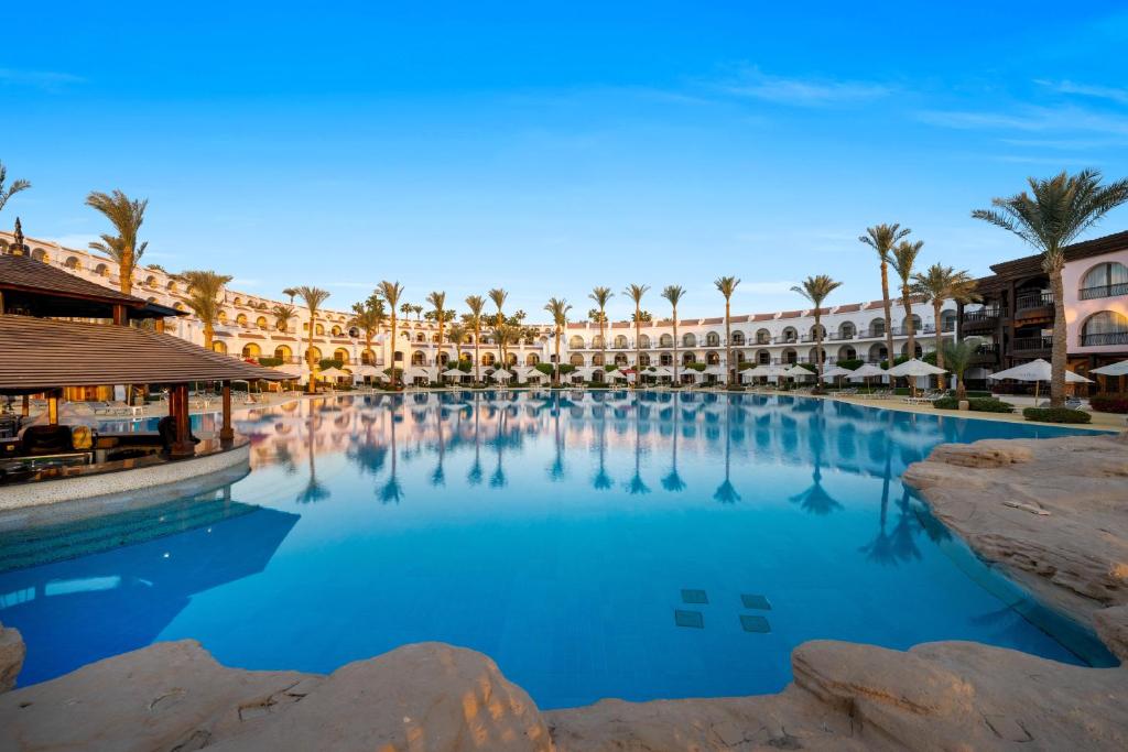 Bazén v ubytování Savoy Sharm El Sheikh nebo v jeho okolí
