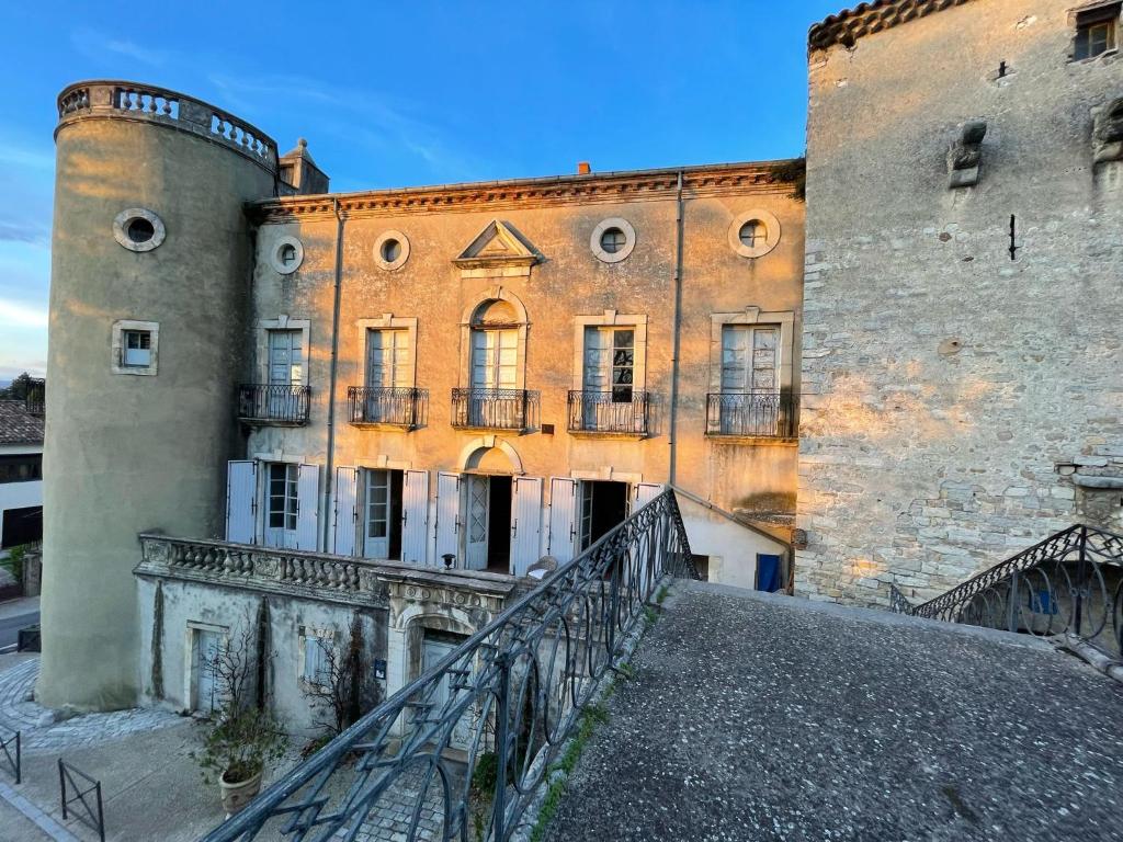 Photo de la galerie de l'établissement Château de Lezan, à Lèzan