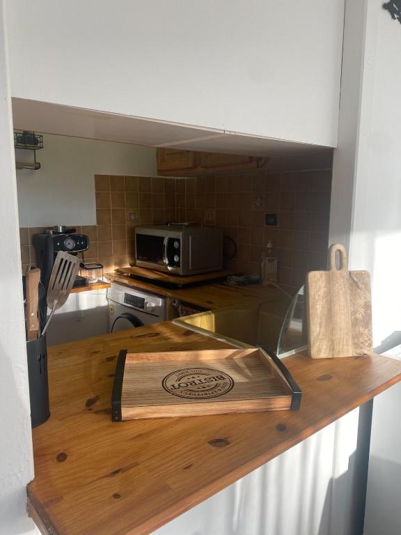 Η κουζίνα ή μικρή κουζίνα στο Appartement Valberg