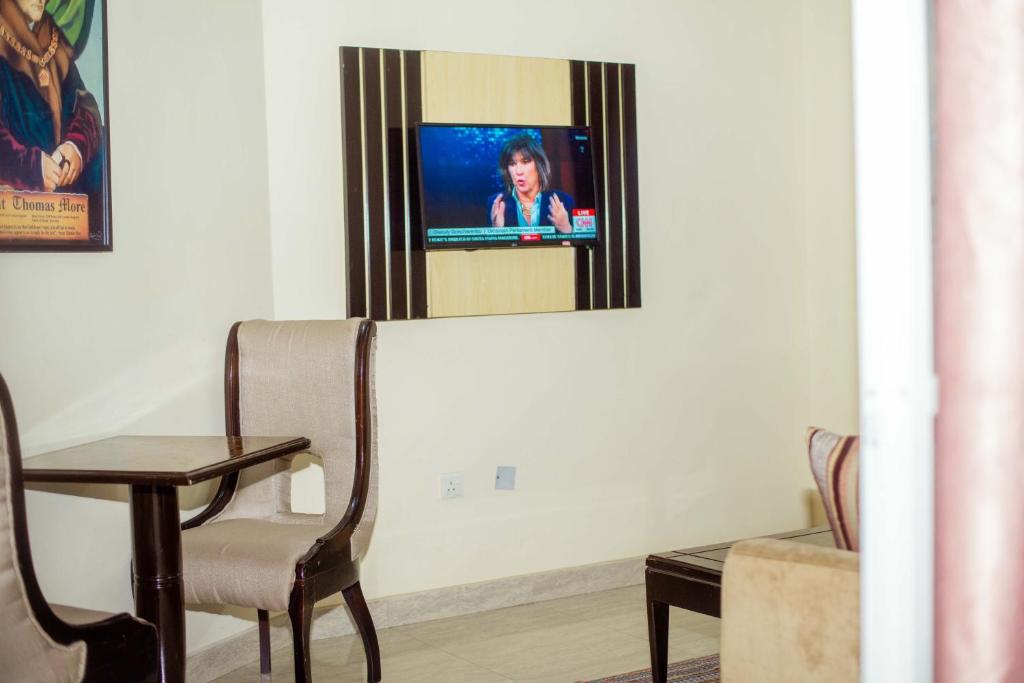 Istumisnurk majutusasutuses Forever Hotel and Suites