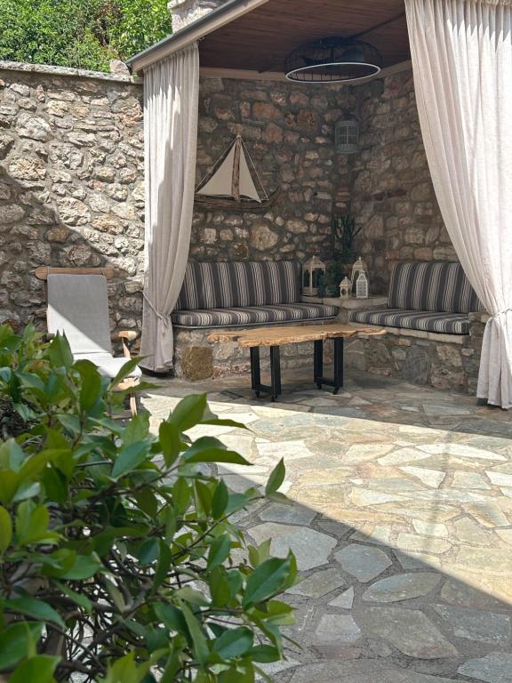 Patio nebo venkovní prostory v ubytování 1571_ SUITES A2