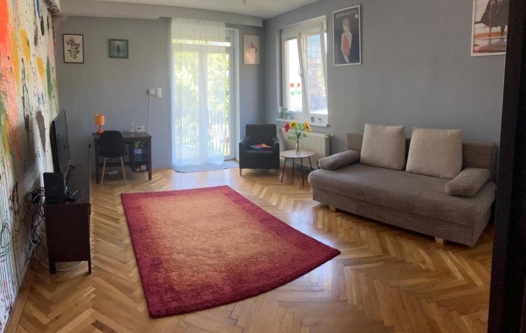 Posedenie v ubytovaní designer fészek